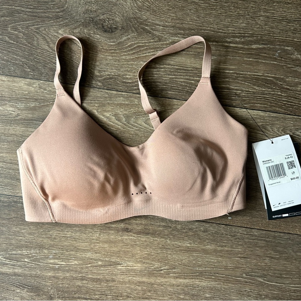 Nike Alate Tan Seamless Wireless Bra Everyday Comfort